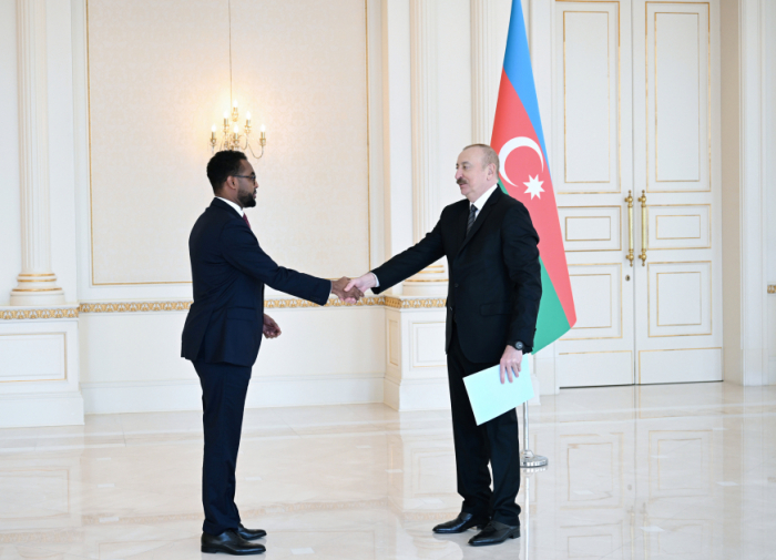    Prezident Somalinin yeni təyin olunmuş səfirini qəbul edib    l FOTOLAR     