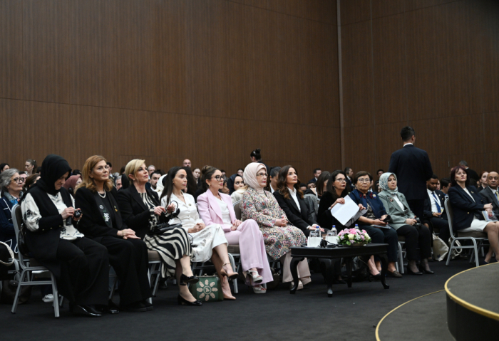  Azərbaycanın birinci xanımı Antalyada keçirilən paneldə iştirak edib  l FOTOLAR 
 