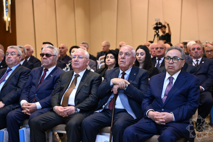 Ağsaqqallar qurultay keçirdilər,    Eldar Quliyev sədr seçildi   