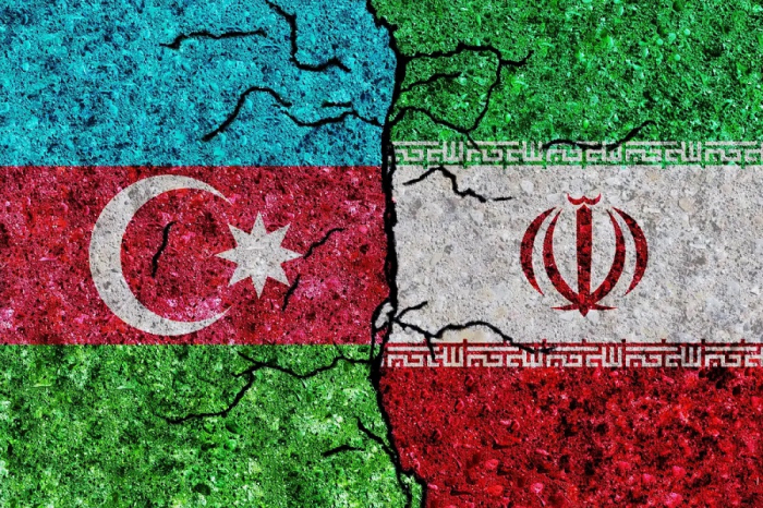       İran:    nə dost, nə düşmən, yoxsa həm dost, həm düşmən?    | TƏHLİL      