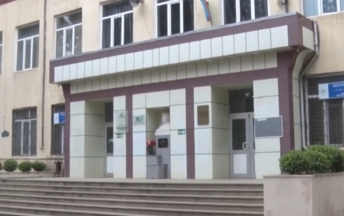 Bakıda şagird məktəbdə özünə xəsarət yetirib