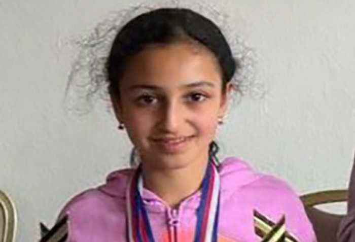 10 yaşlı azərbaycanlı bir yarışda 3 medal qazanıb