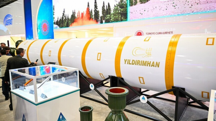 Türkiyə yeni qitələrarası ballistik raketini nümayiş etdirib