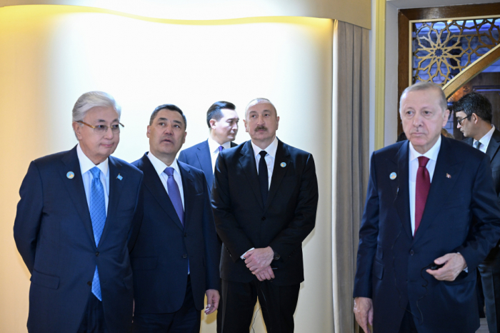    Türk liderləri Həzrət Sultan muzeyində    │ FOTOLAR      