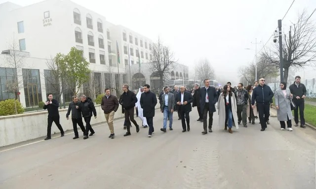 Diplomatik korpusun nümayəndələri Yeni Şuşa məscidində aparılan işlərlə tanış olublar