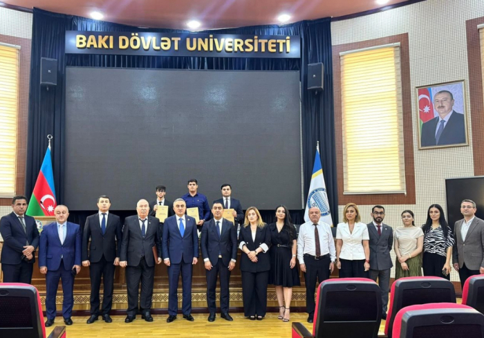 Anar Bağırovun sədrliyi ilə magistrantların dissertasiyası müdafiə olunub