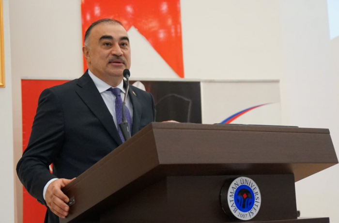       Rəşad Məmmədov Özbəkistana səfir göndərilib     