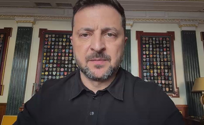    Zelenski orduda islahat aparıb   