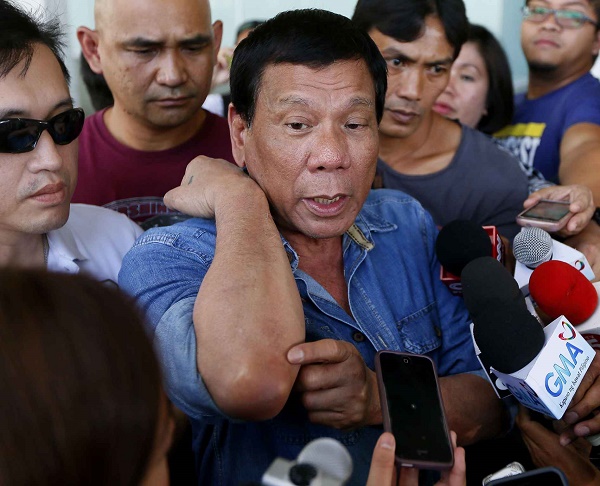Philippines: les défenseurs des droits de l`Homme s`indignent de menaces de Duterte