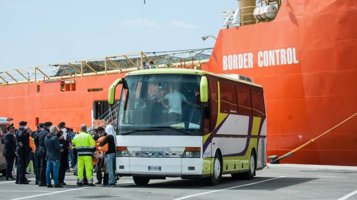 Mehr als 2.100 Migranten aus dem Mittelmeer gerettet