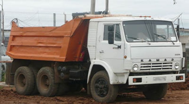 “KamAZ”-ın altında qalıb can verdi
