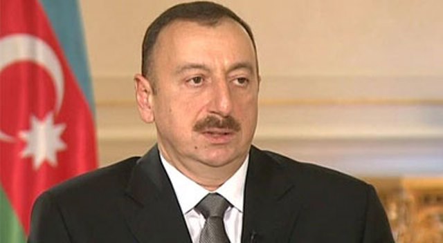 Prezident iki gəncin adını “Qızıl kitab”a saldı