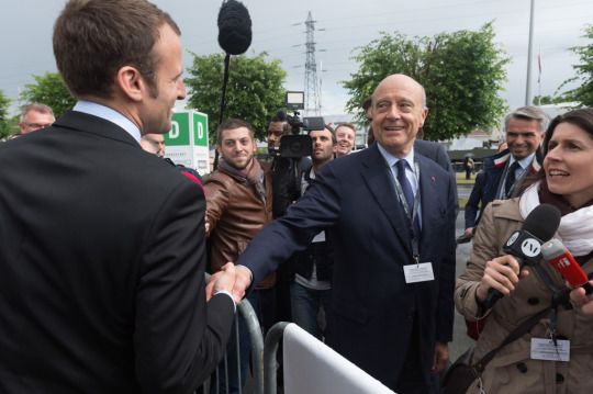 Présidentielle : Juppé ne veut pas comme Premier ministre de Macron, `ni compétent, ni loyal` 