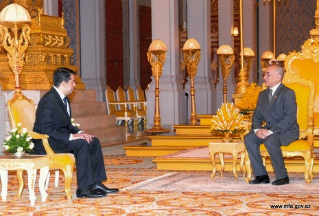 Səfirimiz etimadnaməsini təqdim etdi