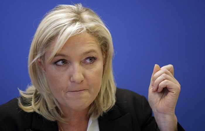 Vingt-cinq prix Nobel d'économie contre Marine Le Pen