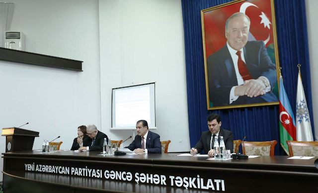 Elmar Vəliyev vətəndaşları qəbul etdi