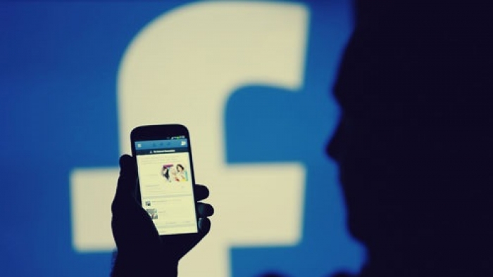 «فيسبوك» تجري تعديلات كبيرة قد تقلص وقت الاستخدام