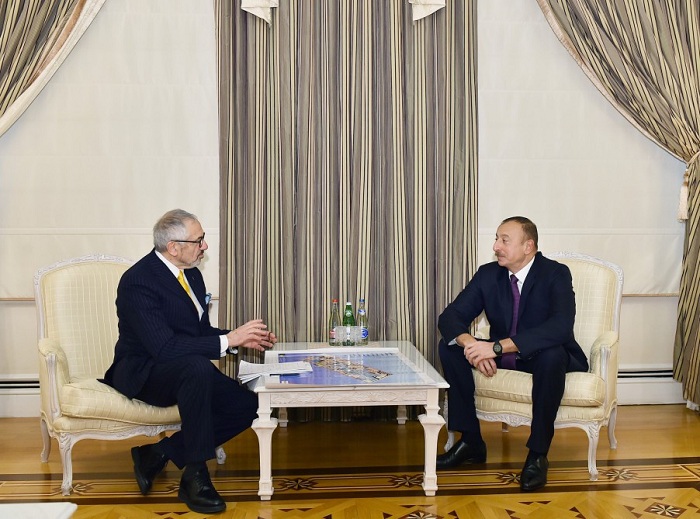 Le président de la République rencontre le président du groupe industriel Danieli S.p.A.