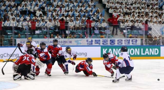 South Korea offers to host joint Olympic team with North Korea
