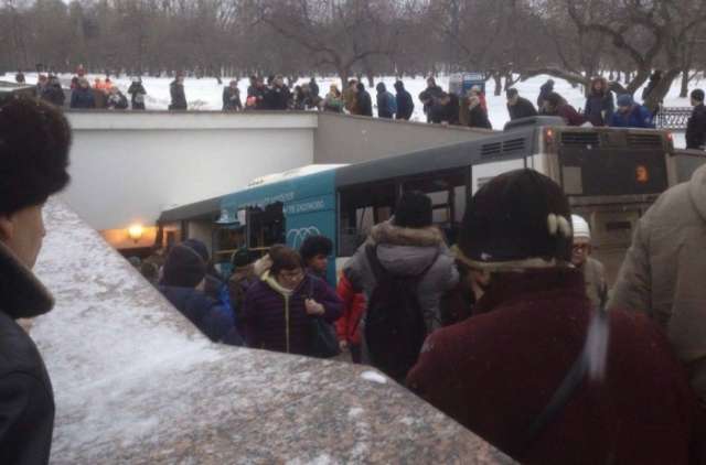 Five killed in Moscow as bus drives into pedestrian underpass - VIDEO, UPDATED
