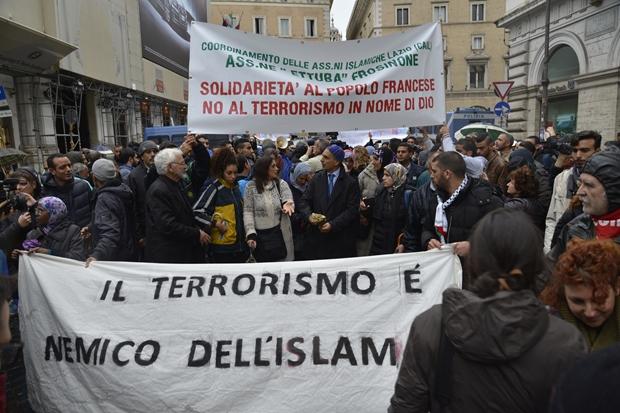 Italie: les musulmans dans les rues contre le terrorisme