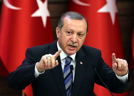 Erdogan surprend tout le monde en invitant l`Allemagne à reconnaître l`Holocauste