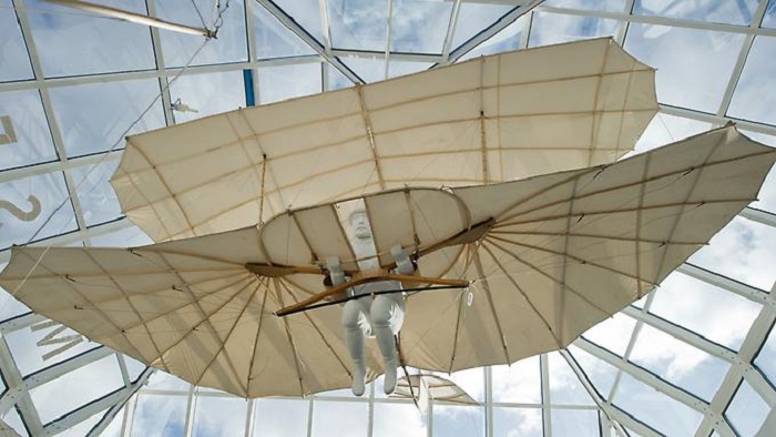 Otto Lilienthals Flugapparat wird nachgebaut