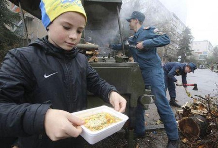 Ukraine leaves sabotaged power lines to Russian-annexed Crimea in mud