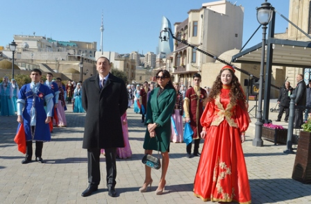 Prezident ailəsi ilə Novruz şənliyində