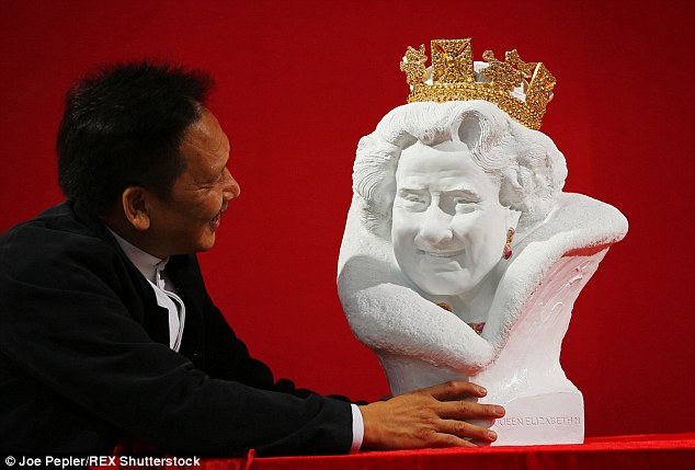 Bust of Queen created by Chinese sculptor looks more like Hollywood legend Tom