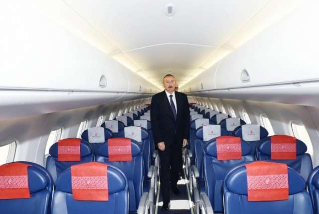 اطلع الرئيس الأذربيجاني على خصائص الطائرة امبراير 190 التابعة لشركة "الخطوط الجوية البوتا"- صور