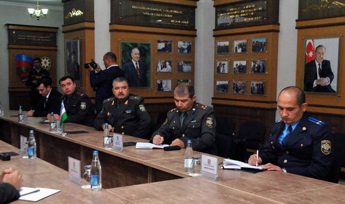 Le ministre ouzbek de la défense visite l’Académie militaire des Forces armées azerbaïdjanaises