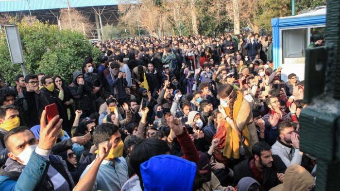 Iran : les autorités lancent des avertissements aux manifestants