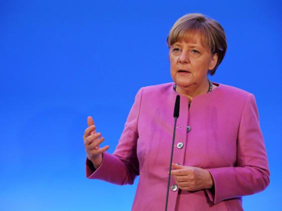 Merkel rejette «fermement» les appels à remettre en cause l`accueil des réfugiés