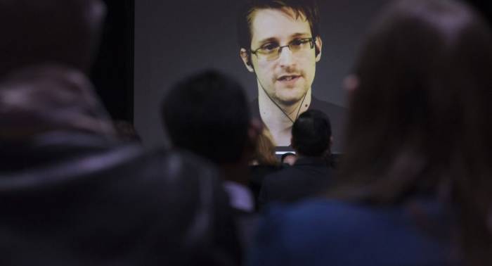 Warum Snowden gegen Entlassung des FBI-Chefs ist