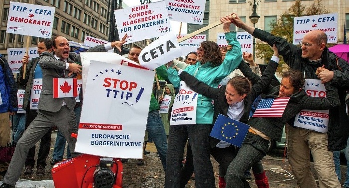 Karlsruhe: Deutsche klagen massenweise gegen CETA 