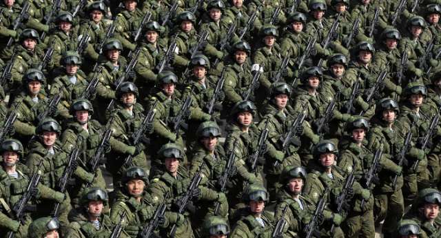 Russen sicher: Armee verteidigt das Land im Falle einer Bedrohung – Umfrage