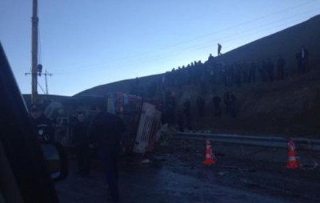 Bakı-Şamaxı yolunda faciə: 6 nəfər öldü (FOTO)