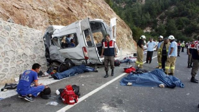 Avtobus aşdı - 9 ölü 30 yaralı