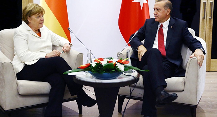 Merkel  schließt „EU-Kapitel“ für Türkei, Erdogan droht mit „Alternativen“ 