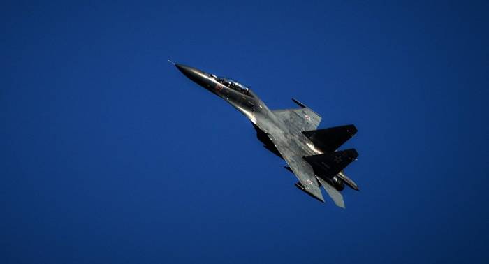 Überm Schwarzen Meer: Russischer Kampfjet fängt "neuen" US-Aufklärer ab – Medien