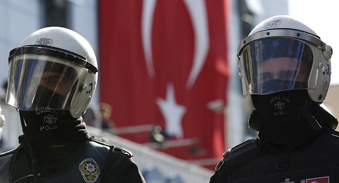 Türkei: Jugendlicher Amokschütze erschießt Polizisten und sich selbst - VIDEO