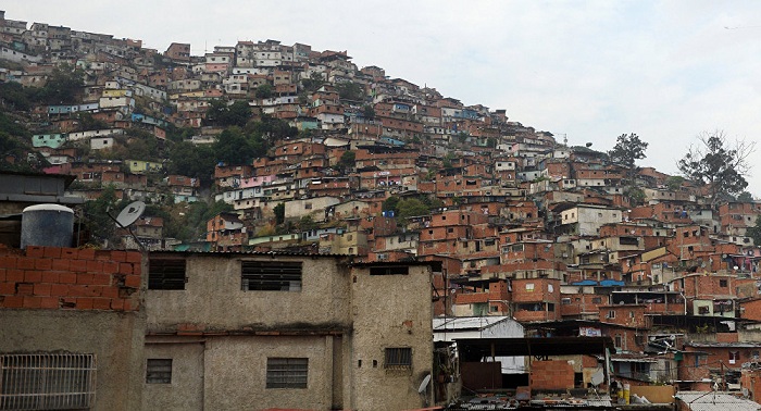 “Wir weinten fast!“: Zehntausende Venezolaner strömten für 14 Stunden nach Kolumbien