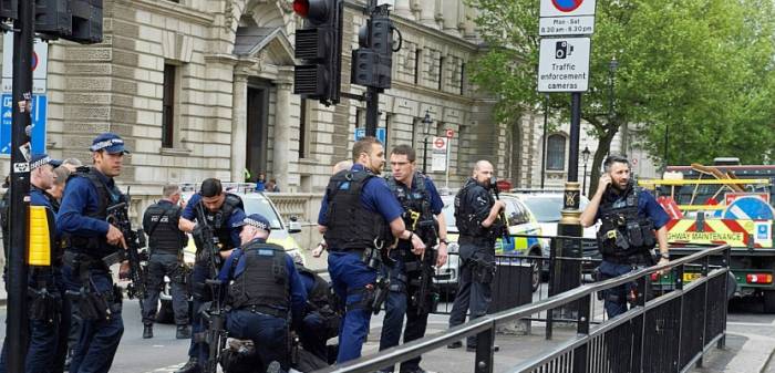 GB: le motif terroriste exclu pour un homme armé arrêté près du Parlement