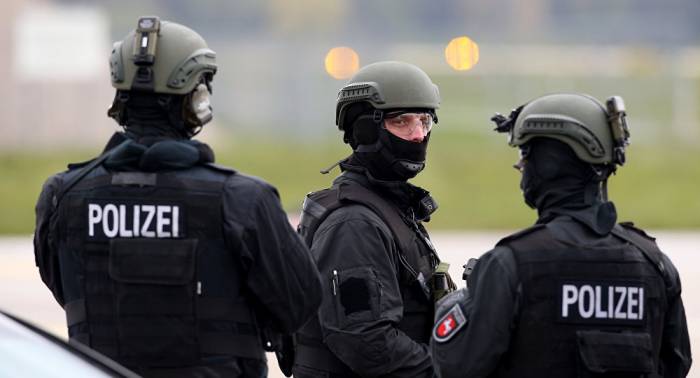 Vermummte überfallen Paar in Hessen und zünden Haus an – ein Toter