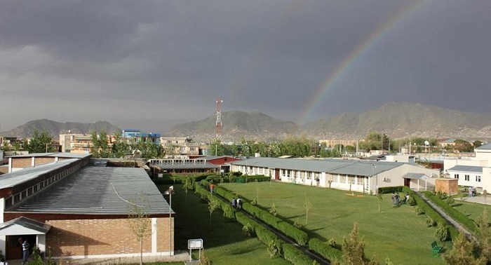 Kabul: Terroristen stürmen American University - Schüsse gefallen