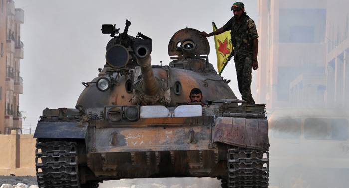 USA übergeben syrischen Kurden mehr als 100 LKWs mit Waffen