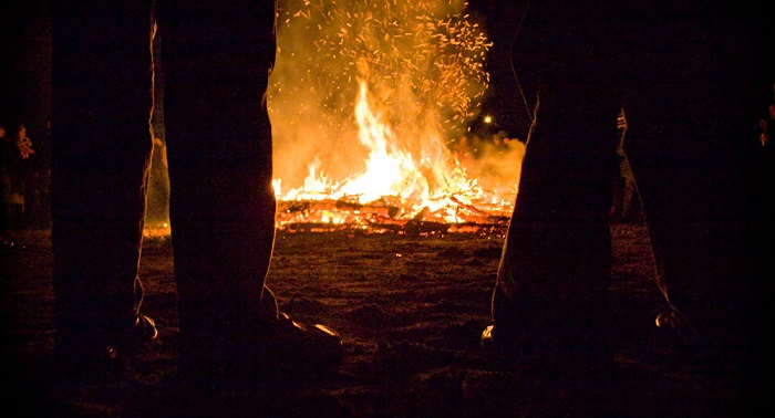 Peru: Nachbarn verbrennen „Hexe“ bei lebendigem Leib 