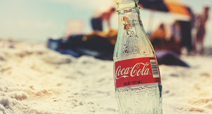 Unter einer Decke: Coca-Cola und Ärzteverbände verhindern Gesundheitsschutz
