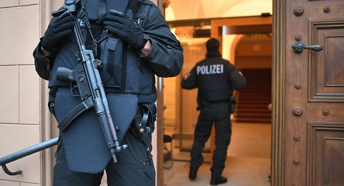 Drei Terrorverdächtige bei Razzia in Berliner Moschee festgenommen - VIDEO